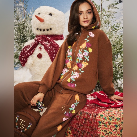 Taylor Swift Acoustic Piano Zip Up Hoodie Eras Tour Sweatshirt XS M L SOLD OUT - Picture 2 of 6